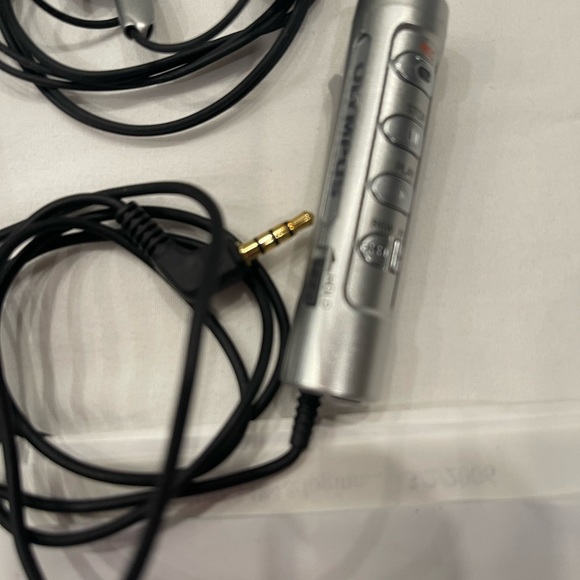 Olympus DM 20 Digital Voice Recorder Dictaphone MP3/WMA Music Playback 128 MB - Picture 8 of 16